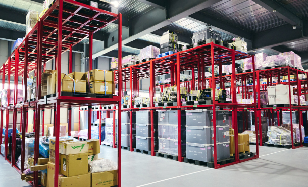 東北技術センターに700台以上のポンプ・部品在庫緊急時も代替ポンプでラインを止めない