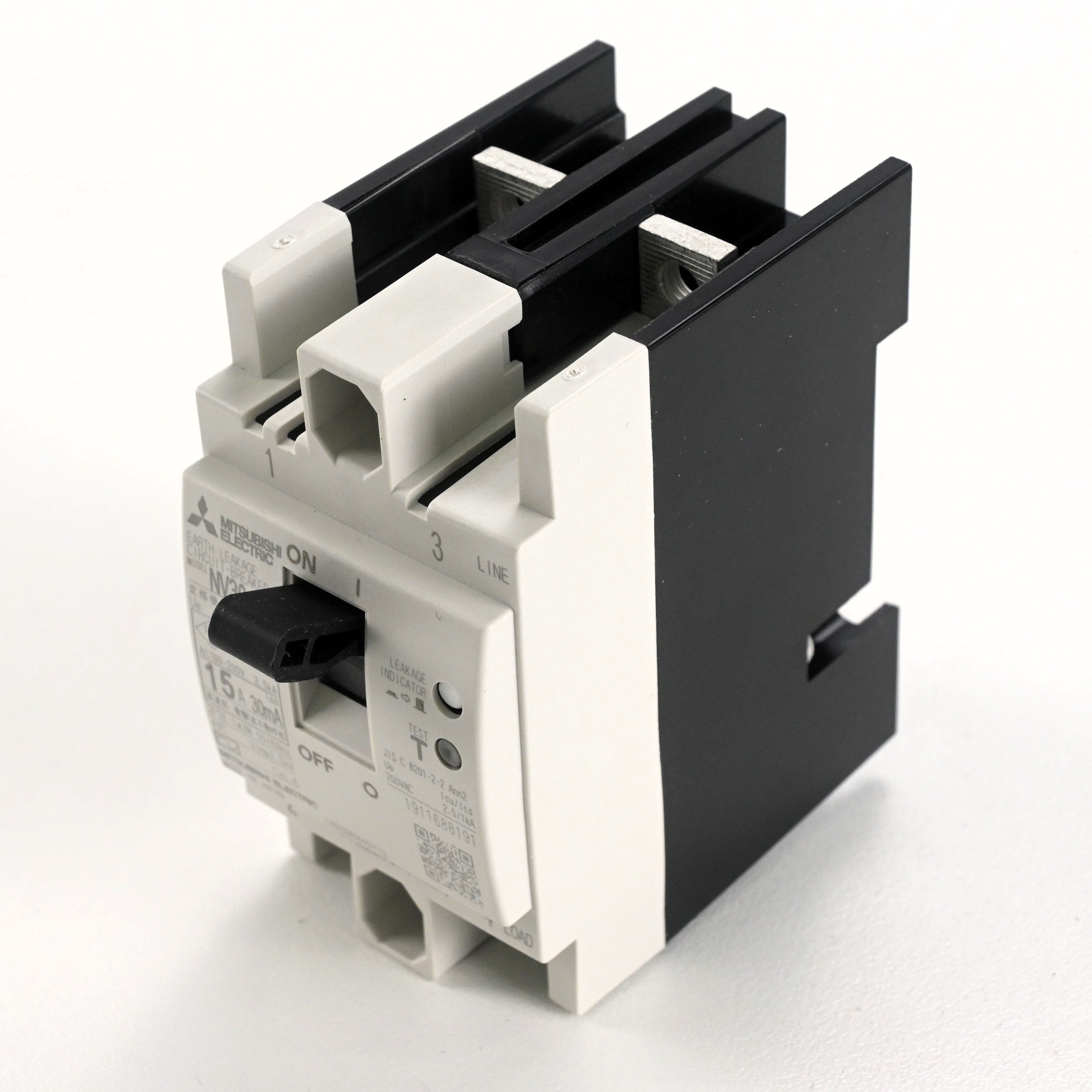 NV30-FA 2P 15A